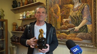 У Житомирі півника з Васильківського заводу продали за 16 тисяч гривень – кошти підуть ЗСУ У Житомирі півника з Васильківського заводу продали за 16 тисяч гривень – кошти підуть ЗСУ