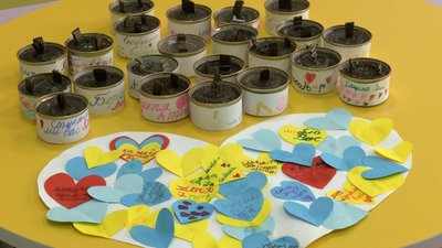 Окопні свічки та побажання для військових від другокласників зі Сновська Окопні свічки та побажання для військових від другокласників зі Сновська