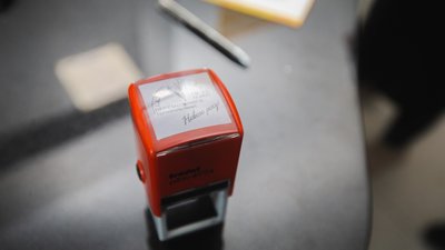 "Переможного Нового року!": на Тернопільщині ввели в обіг нову марку та конверт
