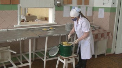 На Хмельниччині змінять систему харчування у школах Старокостянтинівської громади