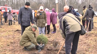 У селі на Хмельниччині заклали сквер пам’яті воїнів-добровольців АТО