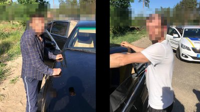 Схоже на наркотики: на черкаському блокпосту затримали чоловіків із забороненими речовинами