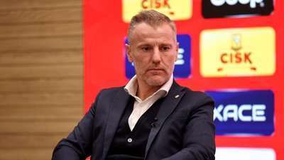 Суперник збірної України у відборі на Євро-2024 змінив головного тренера: що відомо