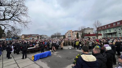 На Вінниччині попрощались з поліцейськими, які загинули під час ракетного обстрілу Одеси На Вінниччині попрощались з поліцейськими, які загинули під час ракетного обстрілу Одеси