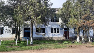 Життя у Квітневому. Жителі села на Миколаївщині відновлюються після приходу російських військ Життя у Квітневому. Жителі села на Миколаївщині відновлюються після приходу російських військ