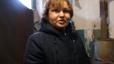 На ніч ми у підвалі. Волонтери показали, як живуть люди у Красногорівці на Донеччині На ніч ми у підвалі. Волонтери показали, як живуть люди у Красногорівці на Донеччині