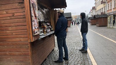 Святковий ярмарок запрацював в Ужгороді на площі Петефі Святковий ярмарок запрацював в Ужгороді на площі Петефі