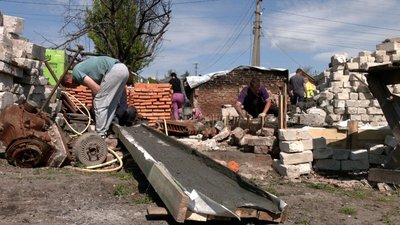 Процес бетонування фундаменту нової оселі в Новоселівці Процес бетонування фундаменту нової оселі в Новоселівці