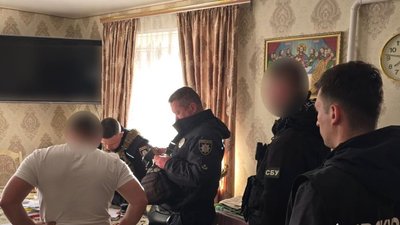 Правоохоронці, поліція, прокуратура