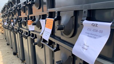 Генератори та контейнери для відходів: Вінниця отримала чергову допомогу з Німеччини Генератори та контейнери для відходів: Вінниця отримала чергову допомогу з Німеччини