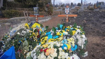 У Тернополі провели в останню дорогу захисника Павла Бугайського У Тернополі провели в останню дорогу захисника Павла Бугайського