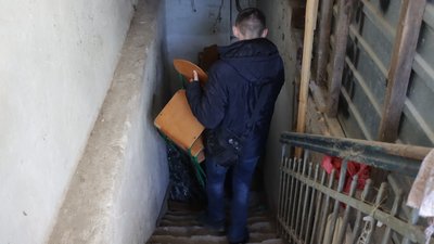 Миколаївські сховища оснащують меблями зі шкіл