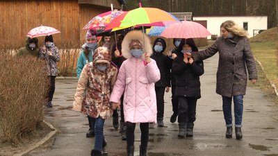 Шпаківні, виготовлені вихованцями шкільних лісництв Житомирщини, передали до дитбудинків та спецшкіл Шпаківні, виготовлені вихованцями шкільних лісництв Житомирщини, передали до дитбудинків та спецшкіл