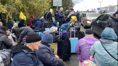 Росіяни у невідомому напрямку вивезли понад тисячу українців, які були на кордоні з Естонією
