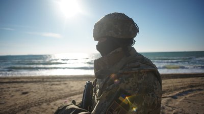 Український військовослужбовець, армія, фронт