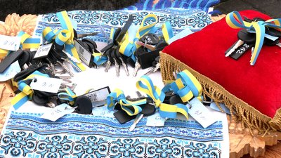 Рівненщина отримала 15 шкільних автобусів. Кому вони дістануться Рівненщина отримала 15 шкільних автобусів. Кому вони дістануться