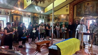 "Двічі потрапляв у полон, а потім зник безвісти". Сумчани попрощалися з захисником України Русланом Прокопенком "Двічі потрапляв у полон, а потім зник безвісти". Сумчани попрощалися з захисником України Русланом Прокопенком
