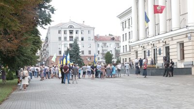 Сесія міськради Запоріжжя не відбулася вшосте. Мітингарі вимагають розпуску депутатів цієї каденції