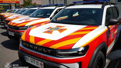 На Полтавщині рятувальники отримали 21 новий службовий автомобіль