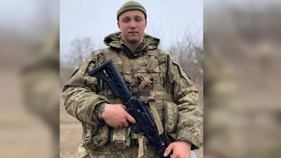 Перепоховали загиблого в Маріуполі. На Одещині попрощалися із 21-річним військовим Перепоховали загиблого в Маріуполі. На Одещині попрощалися із 21-річним військовим