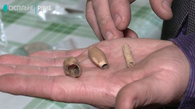 Прикраси і знаряддя, яким 8 тисяч років: знахідки рятівних розкопок у Рівному Прикраси і знаряддя, яким 8 тисяч років: знахідки рятівних розкопок у Рівному