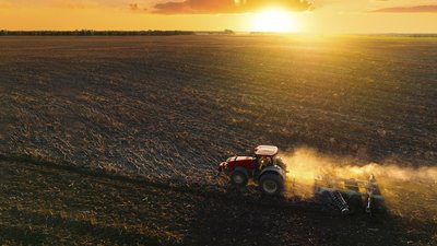 На Чернігівщині завершили весняну посівну кампанію-2023: скільки гектарів землі засіяли
