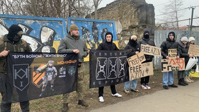 "Ми чекаємо всіх". У Миколаєві рідні військовослужбовців організували мирну акцію-нагадування "Ми чекаємо всіх". У Миколаєві рідні військовослужбовців організували мирну акцію-нагадування