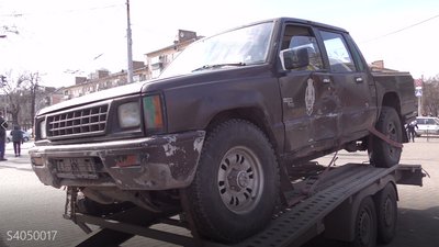 У Черкасах замість спаленої і розтрощеної автівки з Бахмута збирають кошти на нові пікапи У Черкасах замість спаленої і розтрощеної автівки з Бахмута збирають кошти на нові пікапи