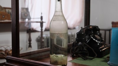 Рояль, вода з Чорного моря та "Мона Ліза". Десять речей з музею Ольги Кобилянської у Чернівцях Рояль, вода з Чорного моря та "Мона Ліза". Десять речей з музею Ольги Кобилянської у Чернівцях