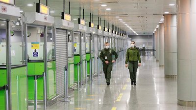 Отримав досвід на війні: у "Борисполі" прикордонник врятував життя іноземцю, який знепритомнів