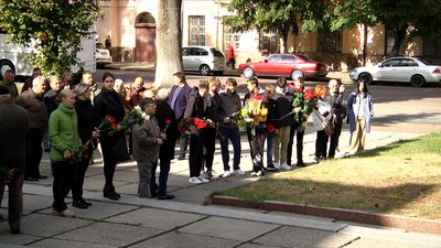 У Житомирі попрощалися з заслуженим діячем мистецтв України, викладачем музичних дисциплін Петром Даценком У Житомирі попрощалися з заслуженим діячем мистецтв України, викладачем музичних дисциплін Петром Даценком