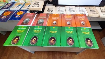 Казки та твори класиків. У Лисичанськ для людей з порушеннями зору передали книги шрифтом Брайля Казки та твори класиків. У Лисичанськ для людей з порушеннями зору передали книги шрифтом Брайля