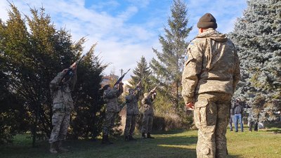 Військовослужбовців, які загинули в боях за Дебальцево, вшановували в Ужгороді