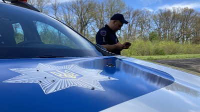 Як у Близнюках працює перший офіцер громади і чим він відрізняється від дільничного Як у Близнюках працює перший офіцер громади і чим він відрізняється від дільничного