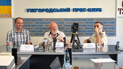В Ужгороді презентували дві частини фільму-портрету "Сповідь художника" В Ужгороді презентували дві частини фільму-портрету "Сповідь художника"