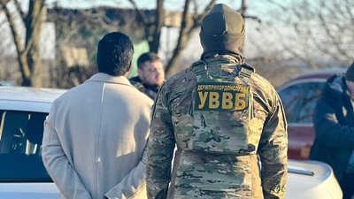 На Одещині засудили іноземця за спробу дати хабар та ввезти незаконно земляків в Україну