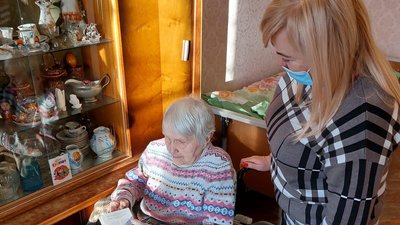 104-річна одеситка отримала закордонний паспорт 104-річна одеситка отримала закордонний паспорт