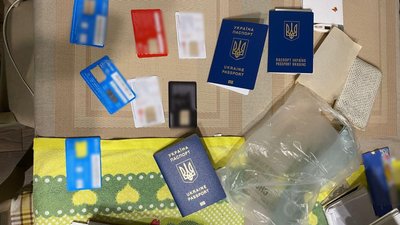 Закарпатцям, які переправляли мігрантів до країн ЄС, повідомили про підозру Закарпатцям, які переправляли мігрантів до країн ЄС, повідомили про підозру