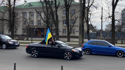 "Не мовчи. Полон вбиває". Рідні військовополонених у Черкасах організували автопробіг "Не мовчи. Полон вбиває". Рідні військовополонених у Черкасах організували автопробіг