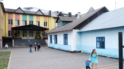 Вчились в будівлі, якій понад 70 років.У громаді на Буковині завершили будівництво школи Вчились в будівлі, якій понад 70 років.У громаді на Буковині завершили будівництво школи