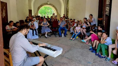 На Тернопільщині польські піаністи влаштували концерт і готують виступи до дня перемоги України
