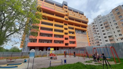 У Львові частину дитячого майданчика віддали у приватну власність забудовнику У Львові частину дитячого майданчика віддали у приватну власність забудовнику