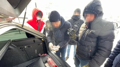 Радника директора Волинського автодору затримали на хабарі у 200 тисяч гривень Радника директора Волинського автодору затримали на хабарі у 200 тисяч гривень