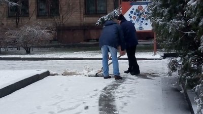 За ніч у Харкові випало близько 3 сантиметрів снігу За ніч у Харкові випало близько 3 сантиметрів снігу