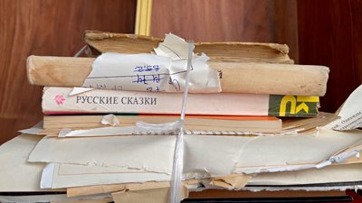 Дерусифікація бібліотек: у Прилуках з книгозбірень вилучають російську літературу Дерусифікація бібліотек: у Прилуках з книгозбірень вилучають російську літературу