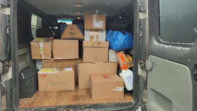 У Житомирі понад сім тисяч людей отримали продукти від волонтерів У Житомирі понад сім тисяч людей отримали продукти від волонтерів