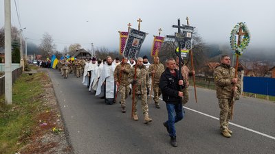 На Закарпатті попрощалися із загиблим героєм Євгеном Боднею На Закарпатті попрощалися із загиблим героєм Євгеном Боднею