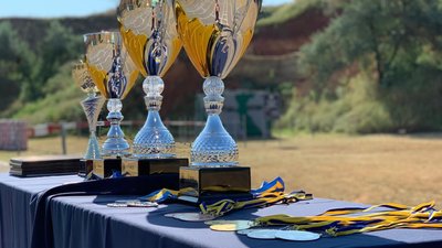 Чемпіонат з практичної стрільби: херсонські силовики змагались на влучність Чемпіонат з практичної стрільби: херсонські силовики змагались на влучність