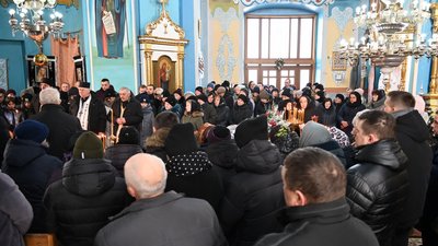 Похорон бійця Романа Абдуллаєва Похорон бійця Романа Абдуллаєва