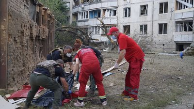 Російська ракета 7 липня влучила поблизу дев’ятиповерхівки у Харкові: загинули троє людей — фото